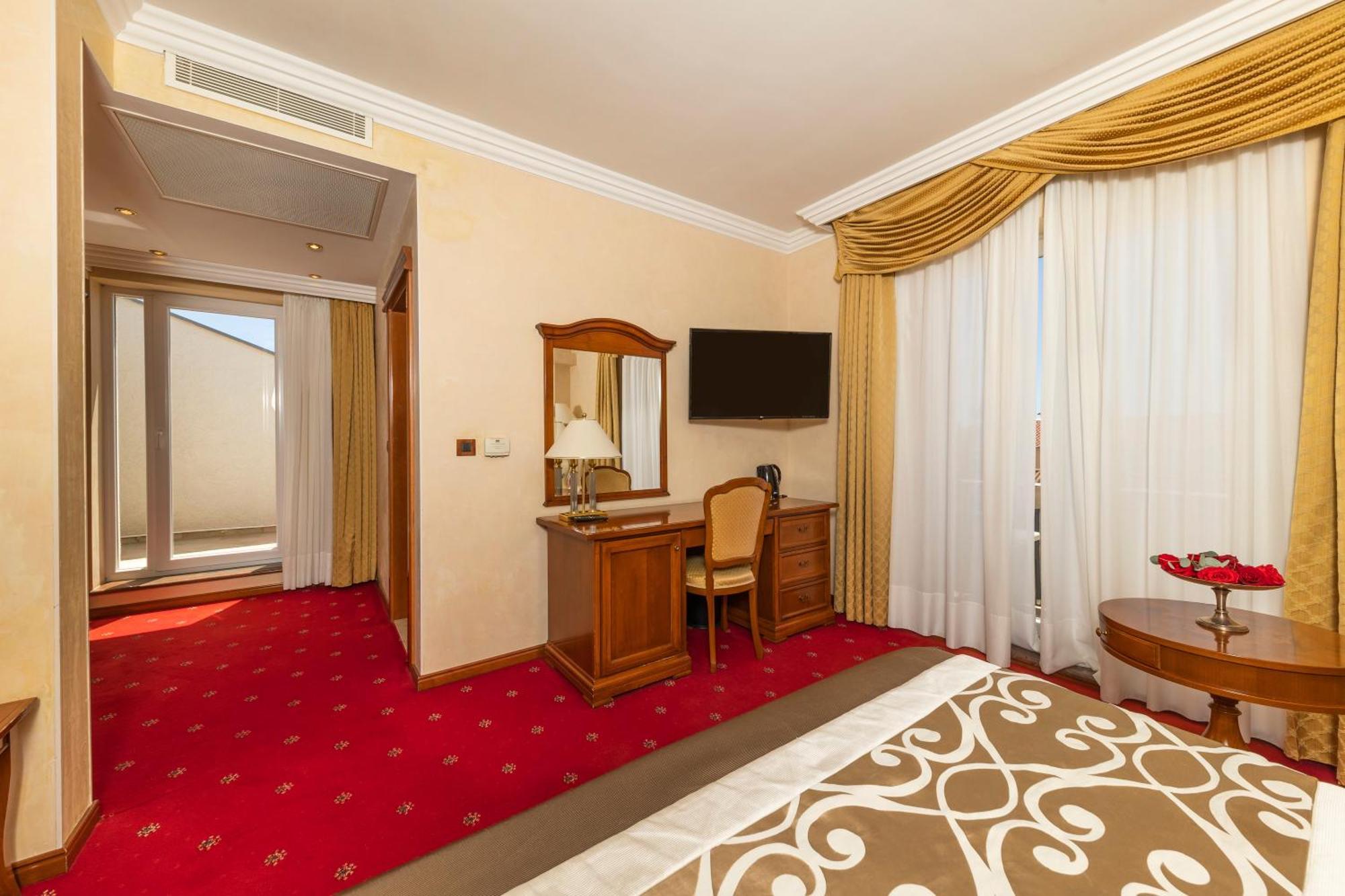 Hotel Niko 4*